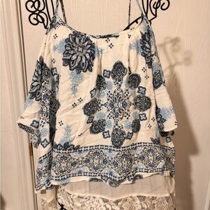 Forever 21 Blue and White Floral Blouse